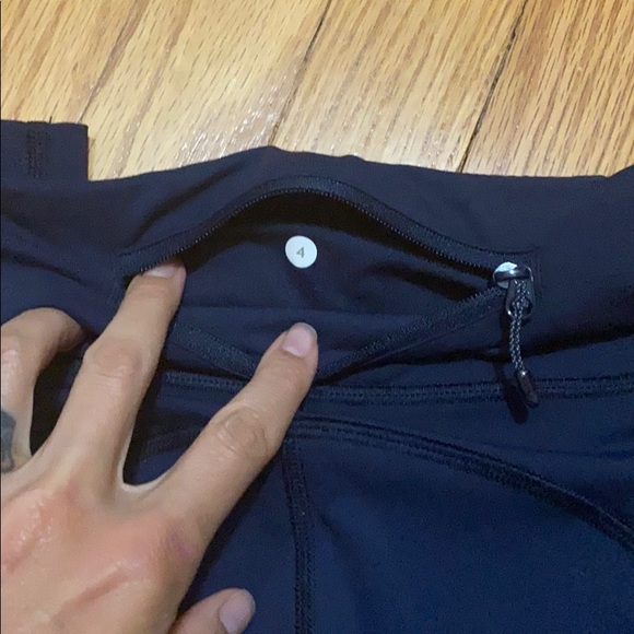 Like New - Picture 3 of 3